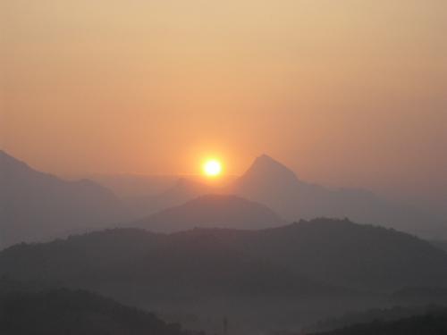 朝日　太陽　インド