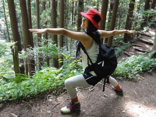 弥彦神社　弥彦山　登山　ヨガ