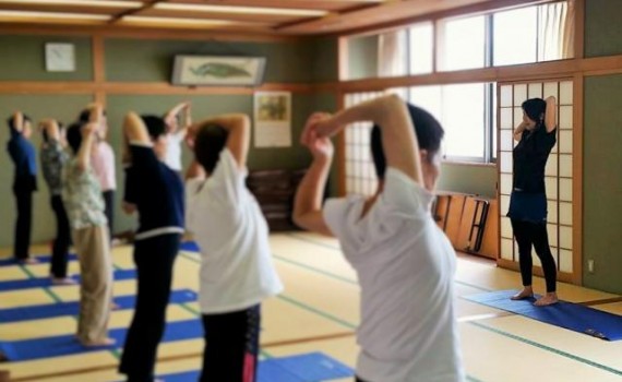 ハタヨガ　シニアヨガ