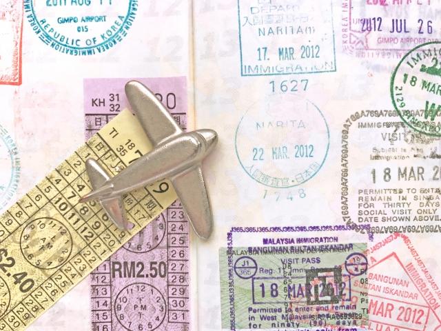 海外旅行　ビザ　パスポート