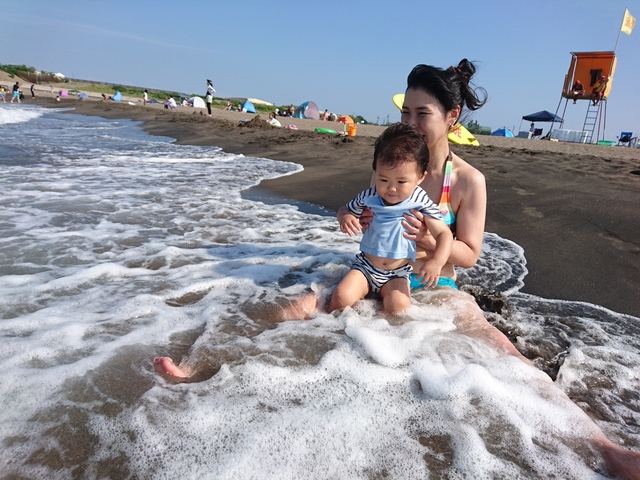 石地海水浴場　子供　海